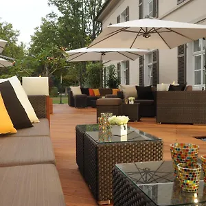 Rene Bohn Hotel